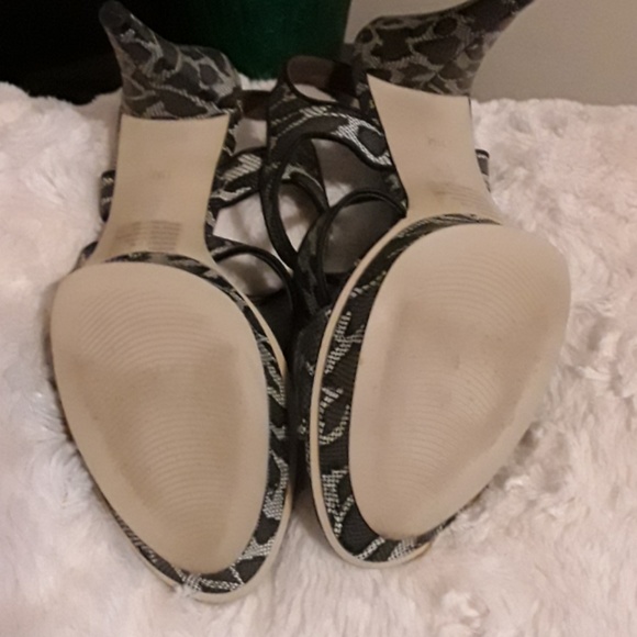 Pumps - Picture 5 of 7